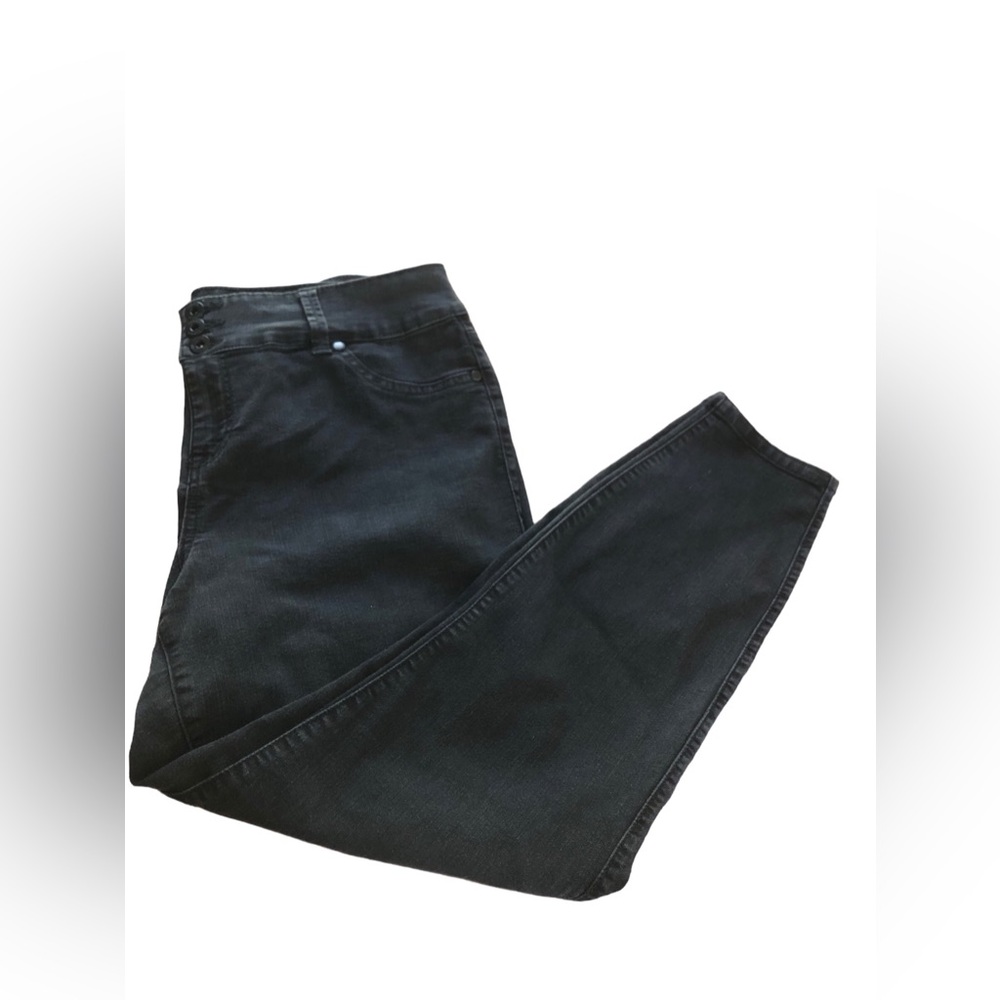 Torrid denim 20T stretchy black jeans-three button/zip closure